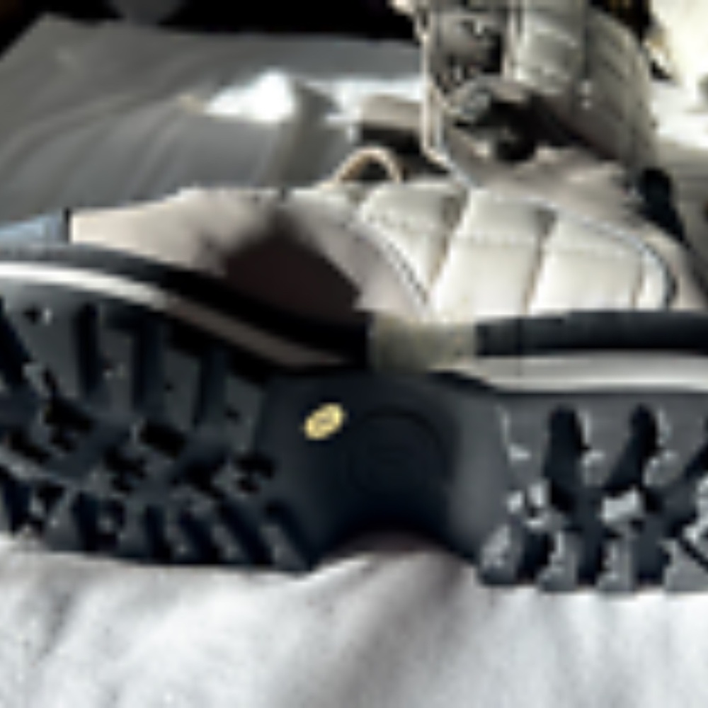 CHANEL Quilted Leather Winter Boots Cap Toe CHANEL CC Logo Size EU 36 - Picture 11 of 14